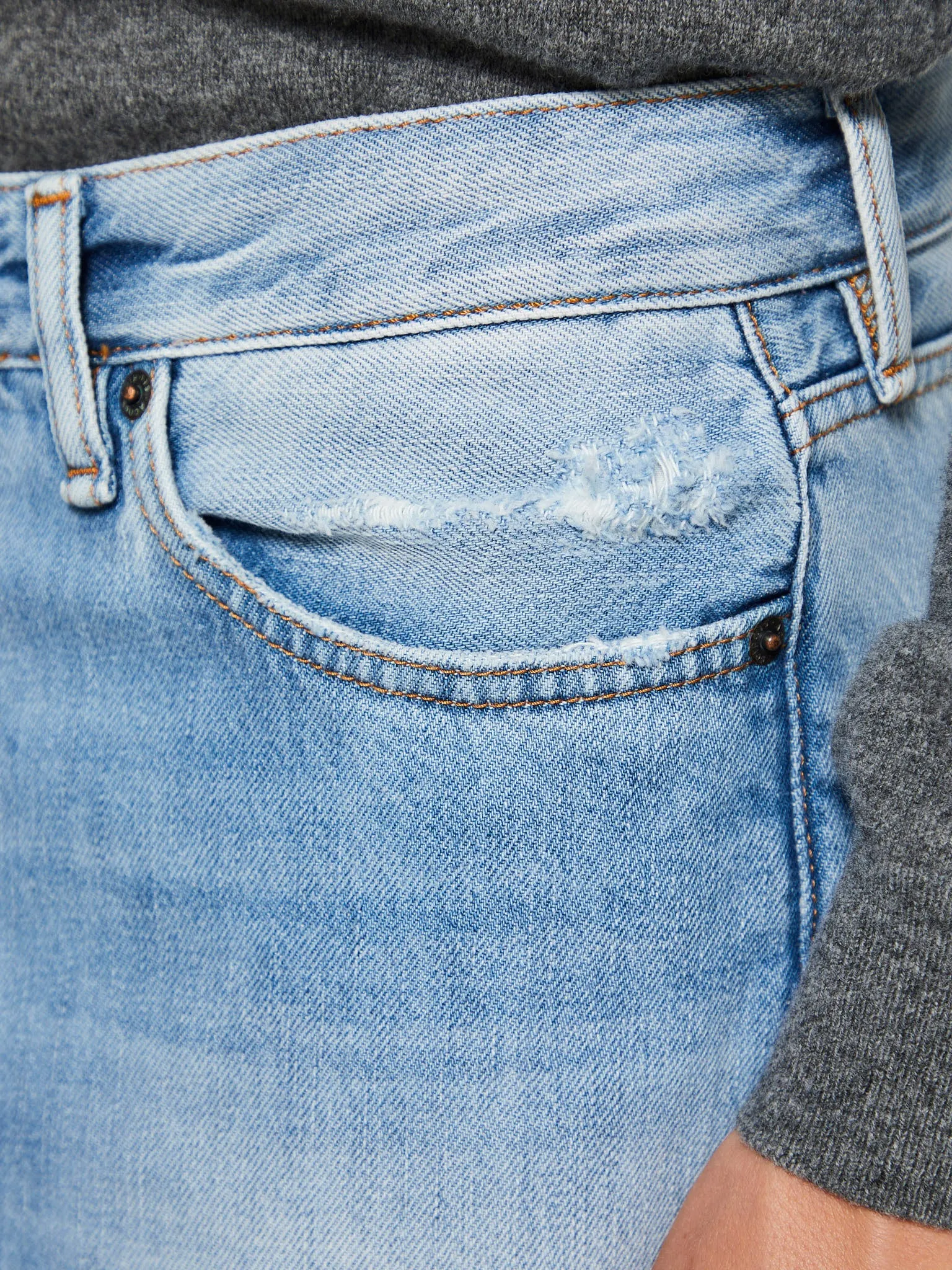 1981 Loose Fit Jeans in Light Blue Vintage