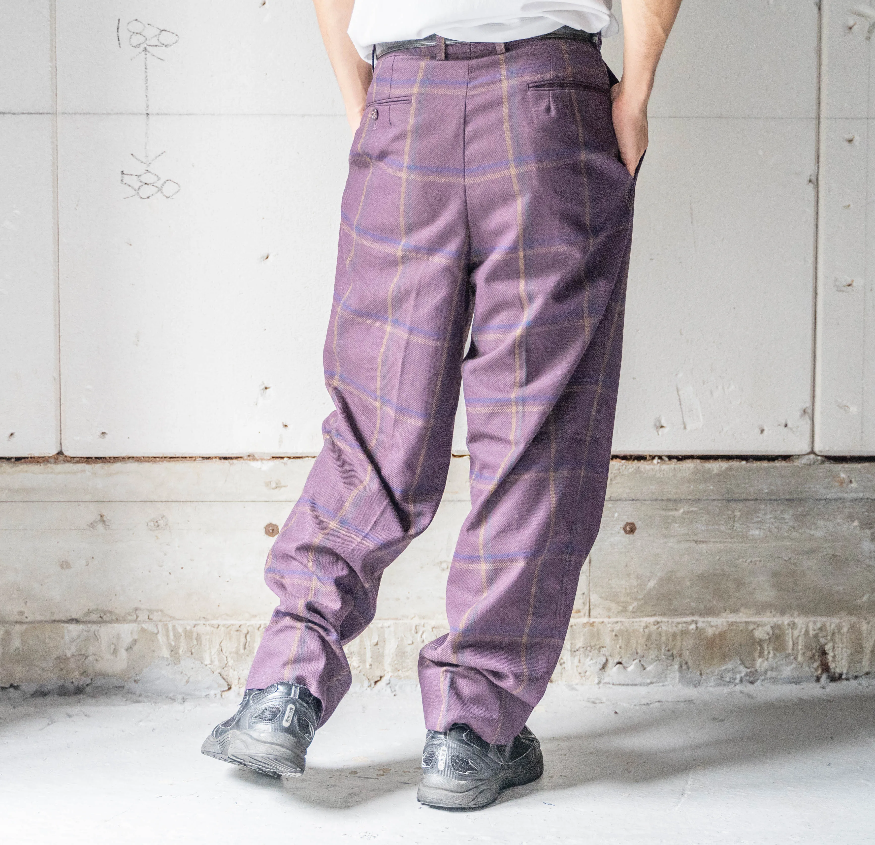 around 1980s burgundy color two tuck checked pattern slacks