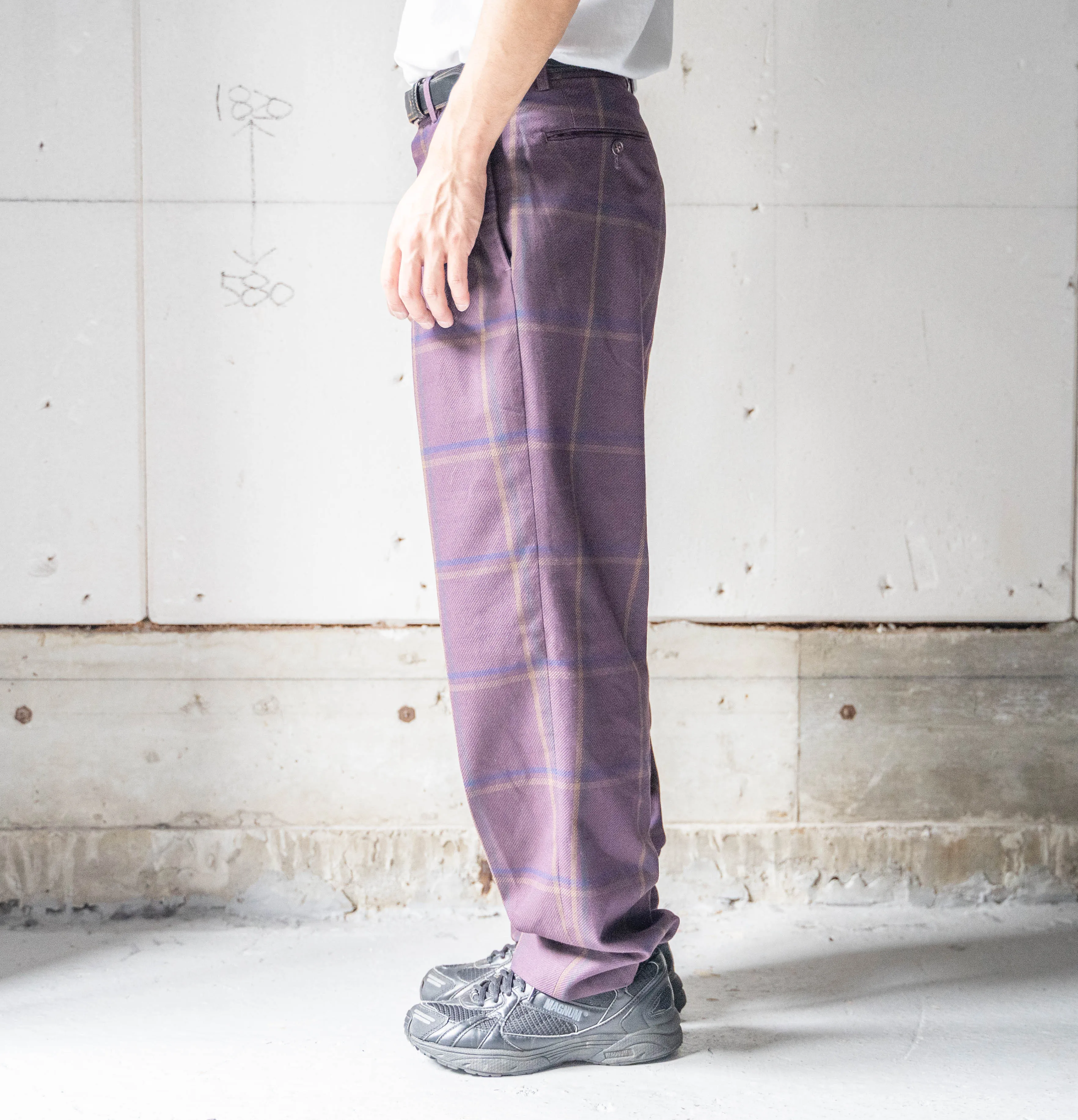 around 1980s burgundy color two tuck checked pattern slacks