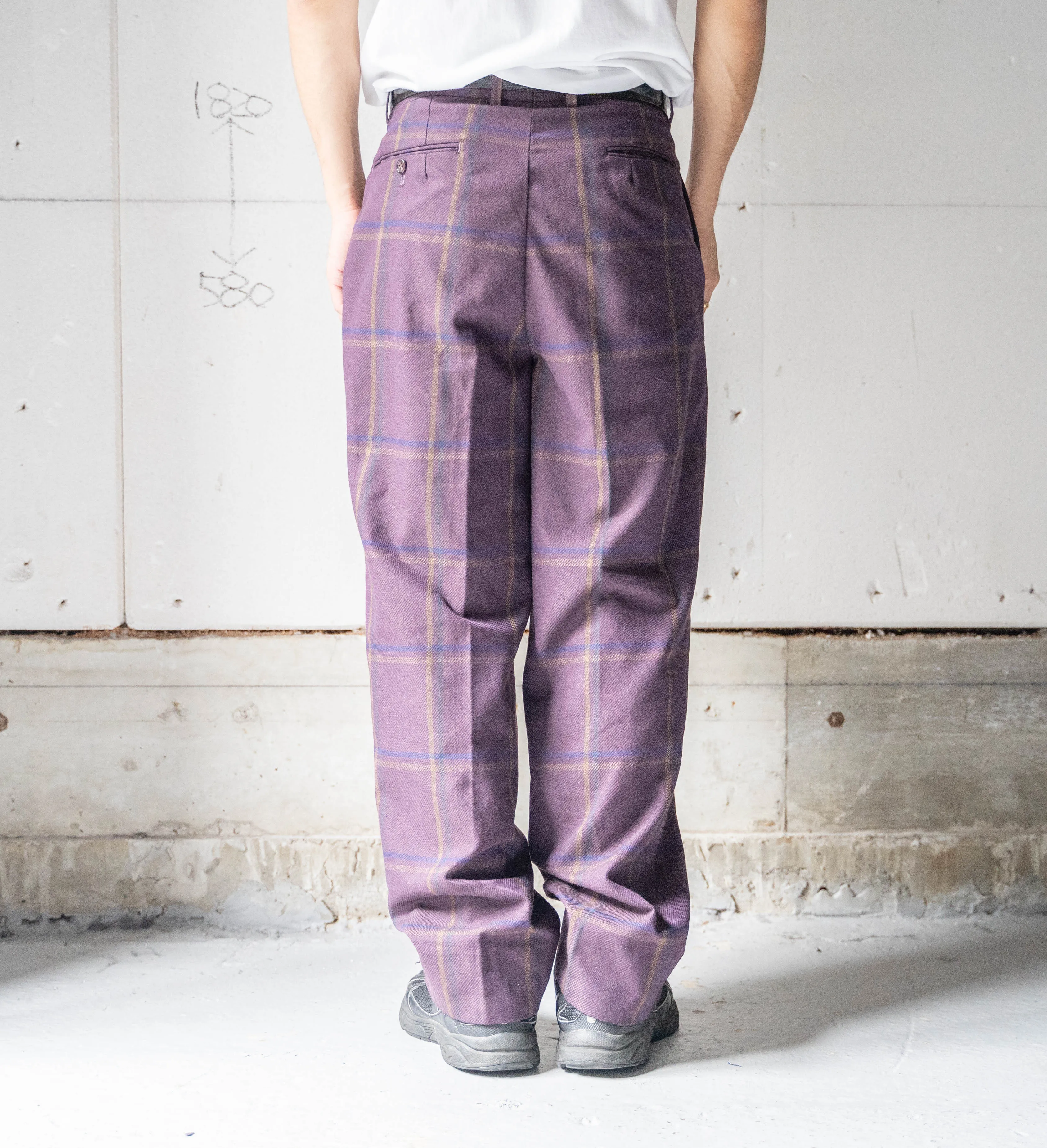 around 1980s burgundy color two tuck checked pattern slacks