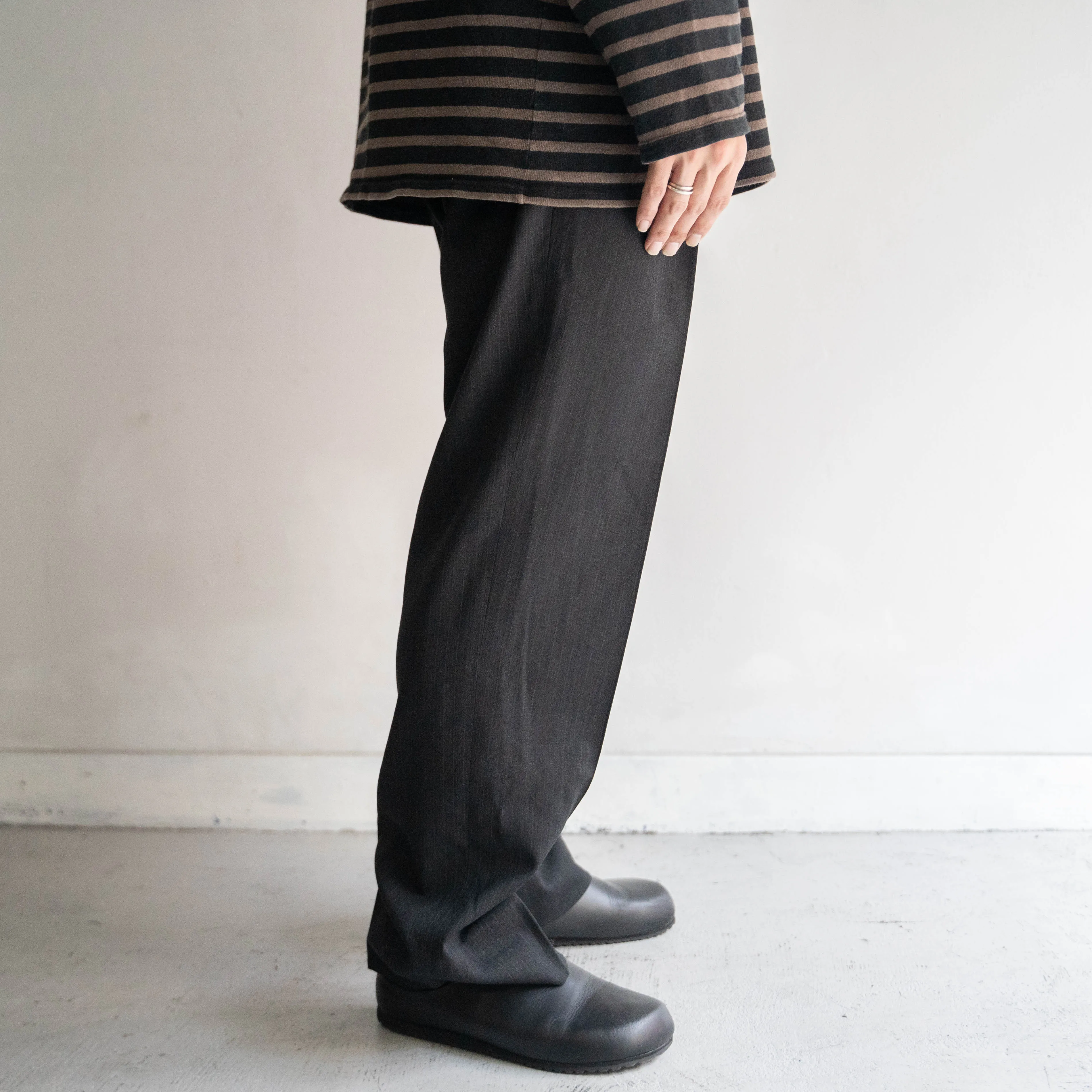 around 1980s Japan vintage black base stripe wool two tuck slacks