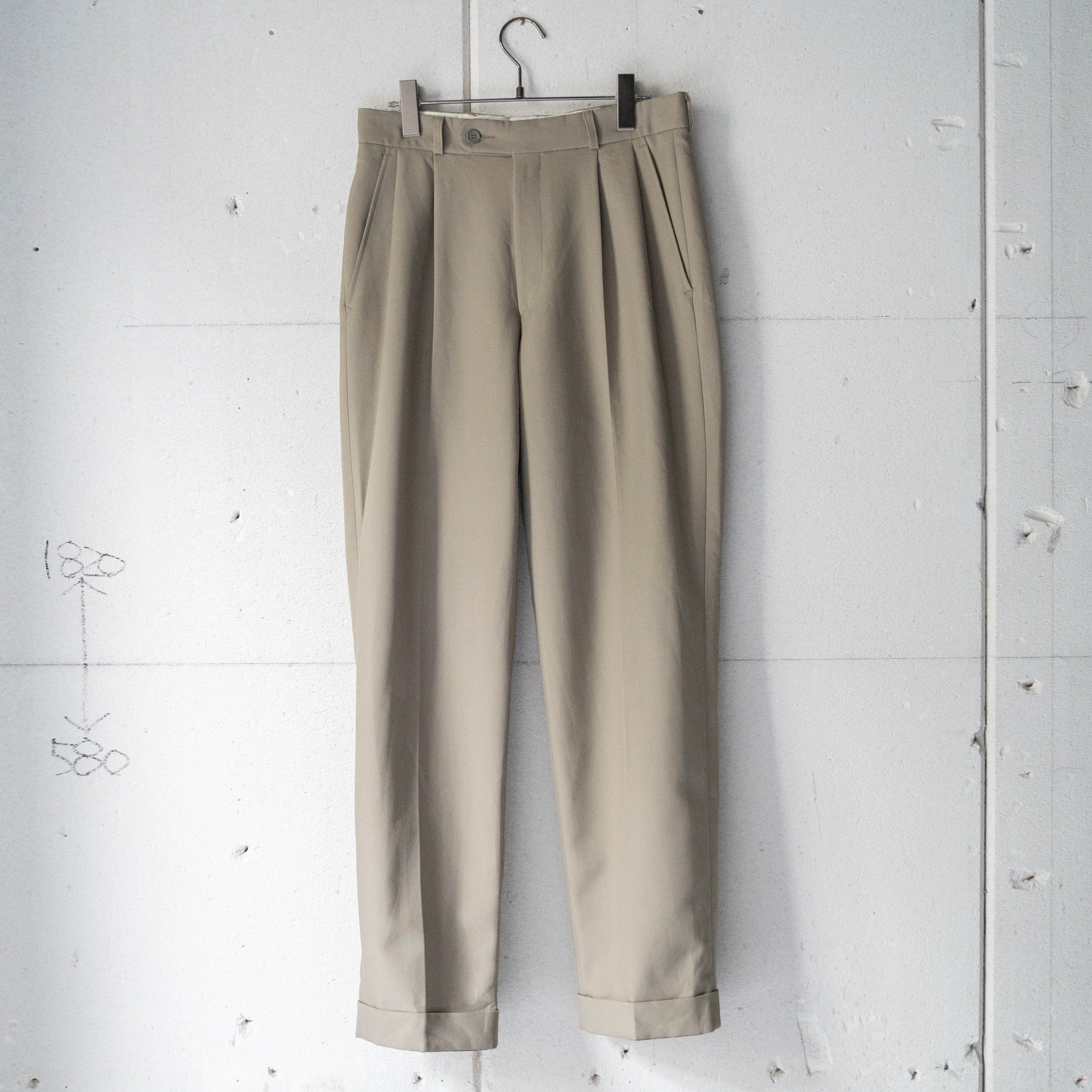 around 1990s khaki beige color poly two tuck slacks -light weight-