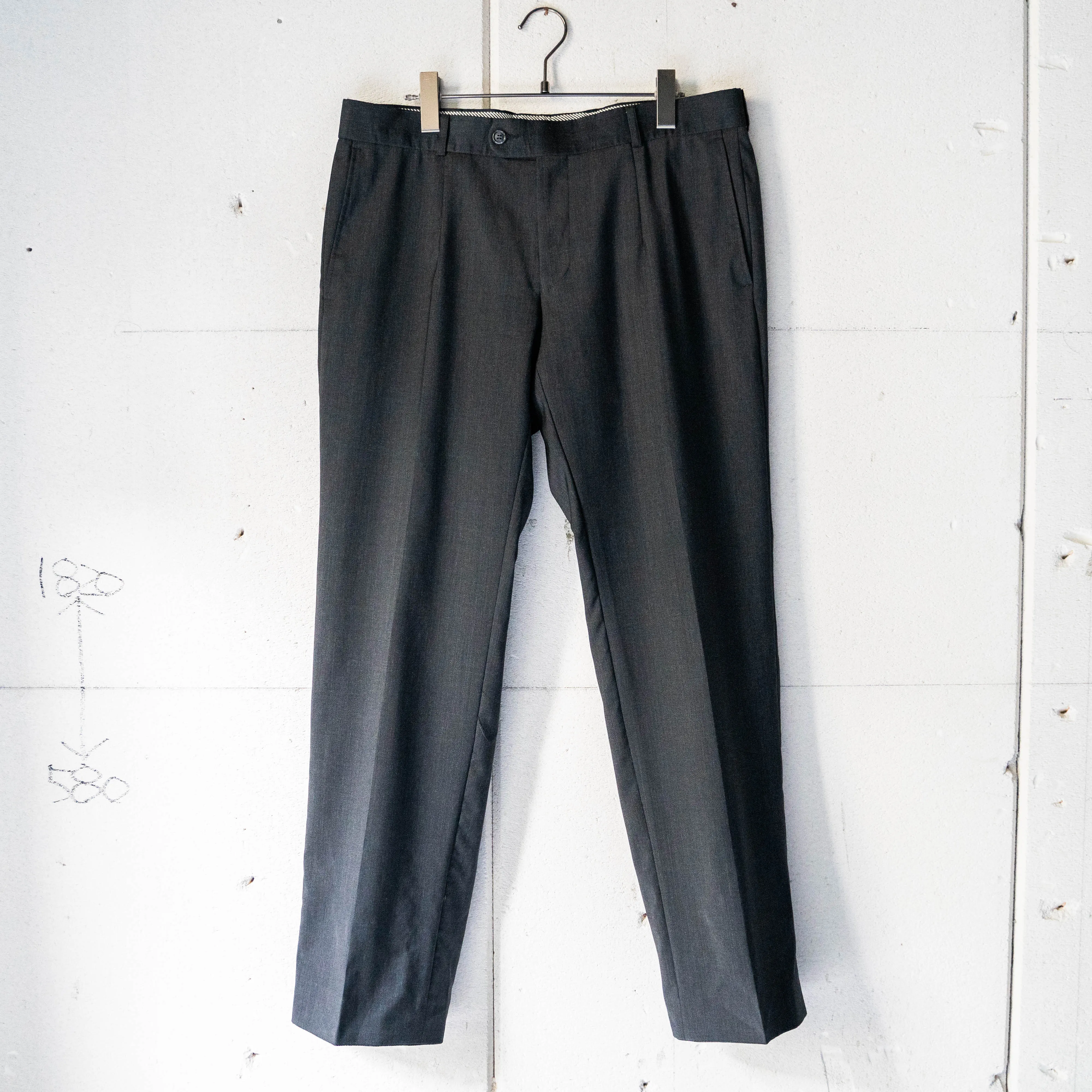 around 2000s black color one tuck summer wool slacks