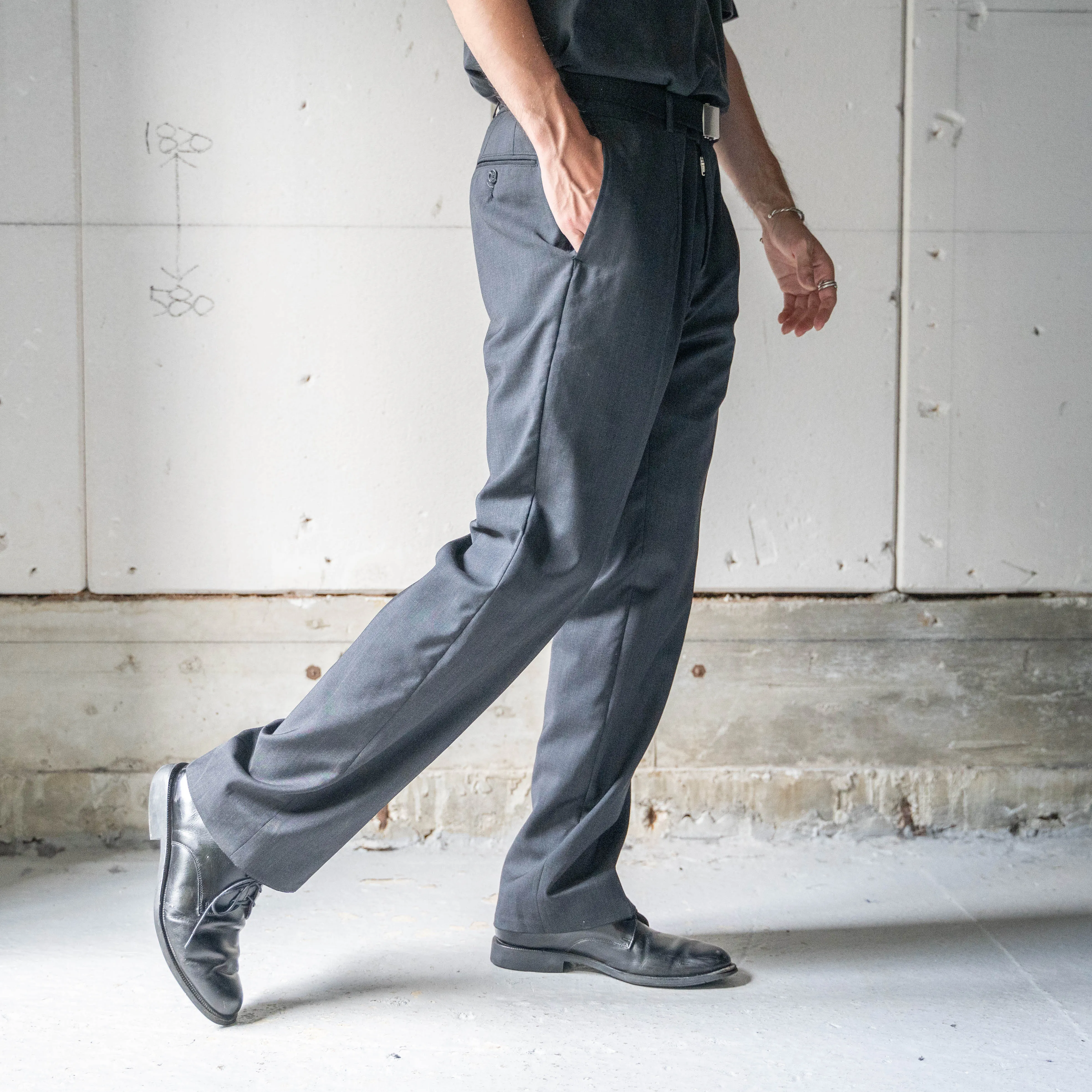 around 2000s black color one tuck summer wool slacks