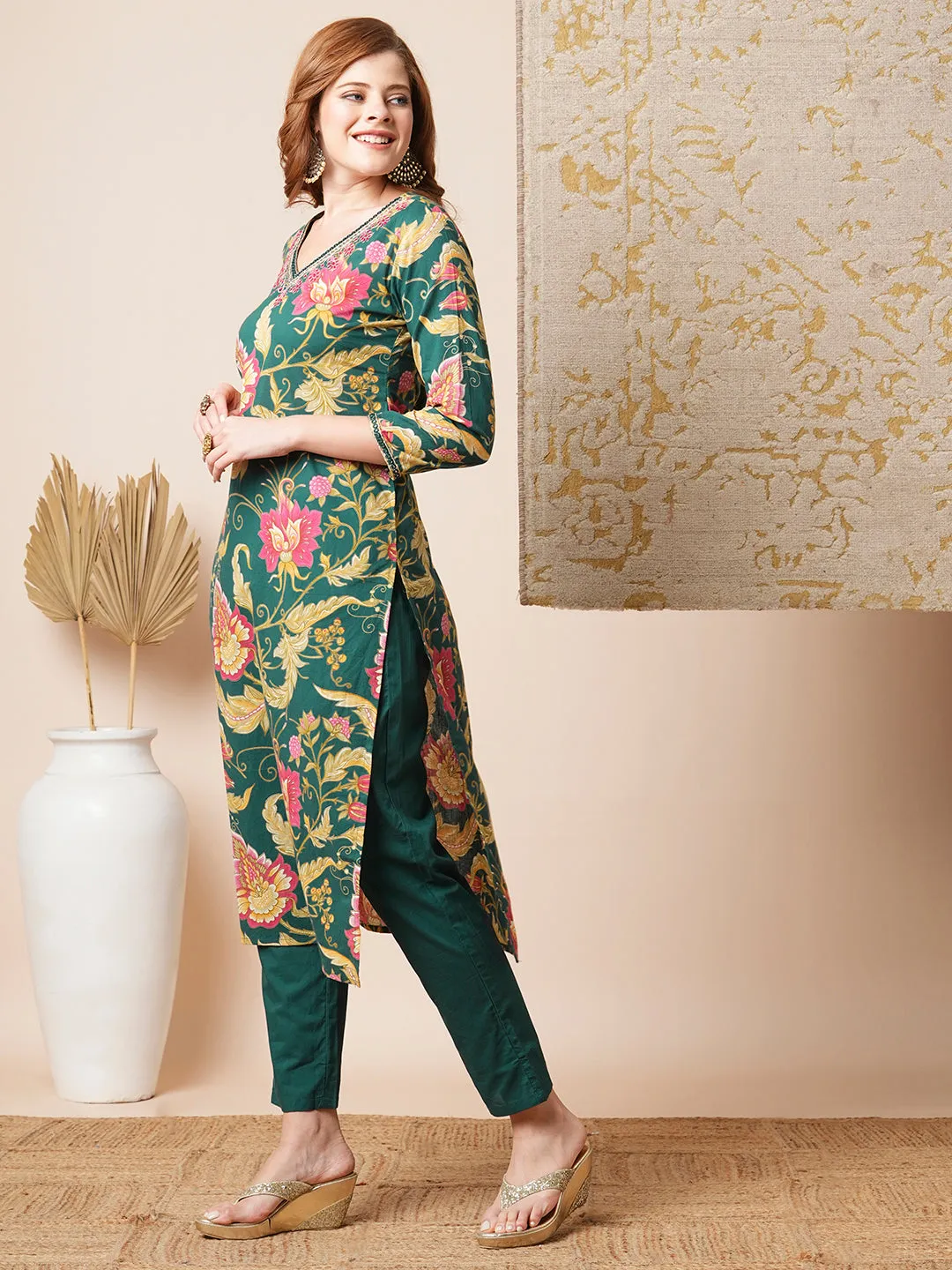 Ethnic Floral Printed & Embroidered Straight Fit Kurta with Pant - Green