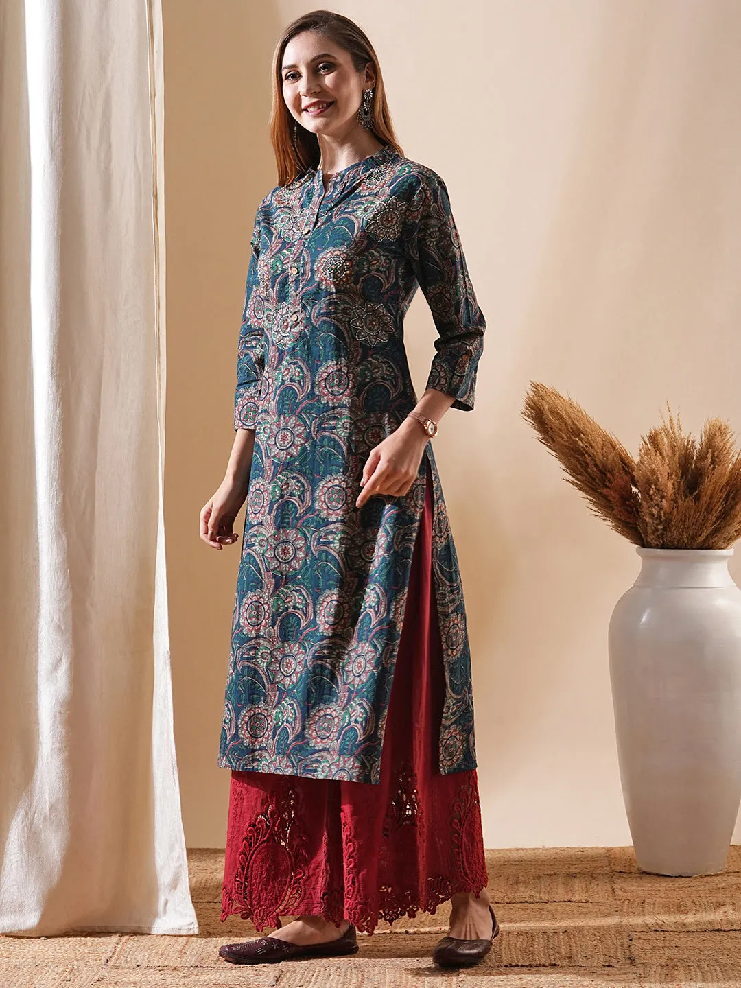 Ethnic Floral Printed & Kantha Embroidered Straight Fit Kurta - Blue