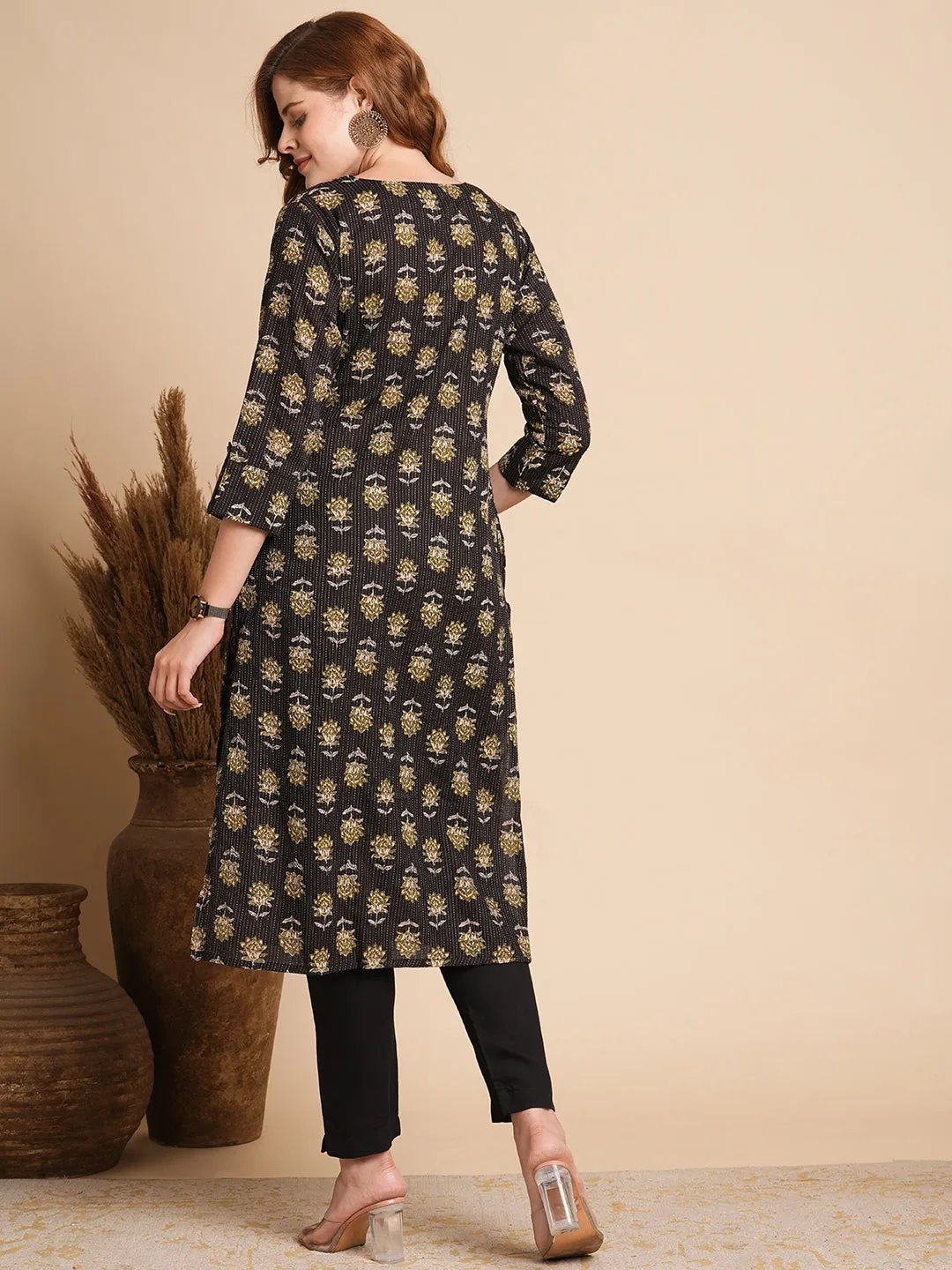 Ethnic Floral Printed Straight Fit Kurta - Black