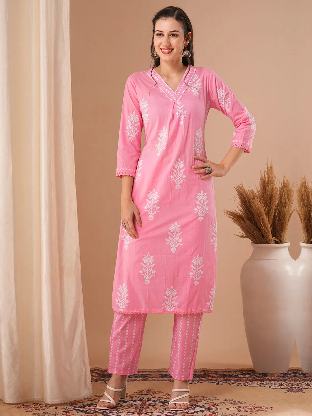 Ethnic Floral Printed Straight Fit Kurta with Pant - Pink